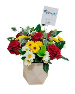 Box de 5 rosas, mini girasoles, mini margaritas y erigios